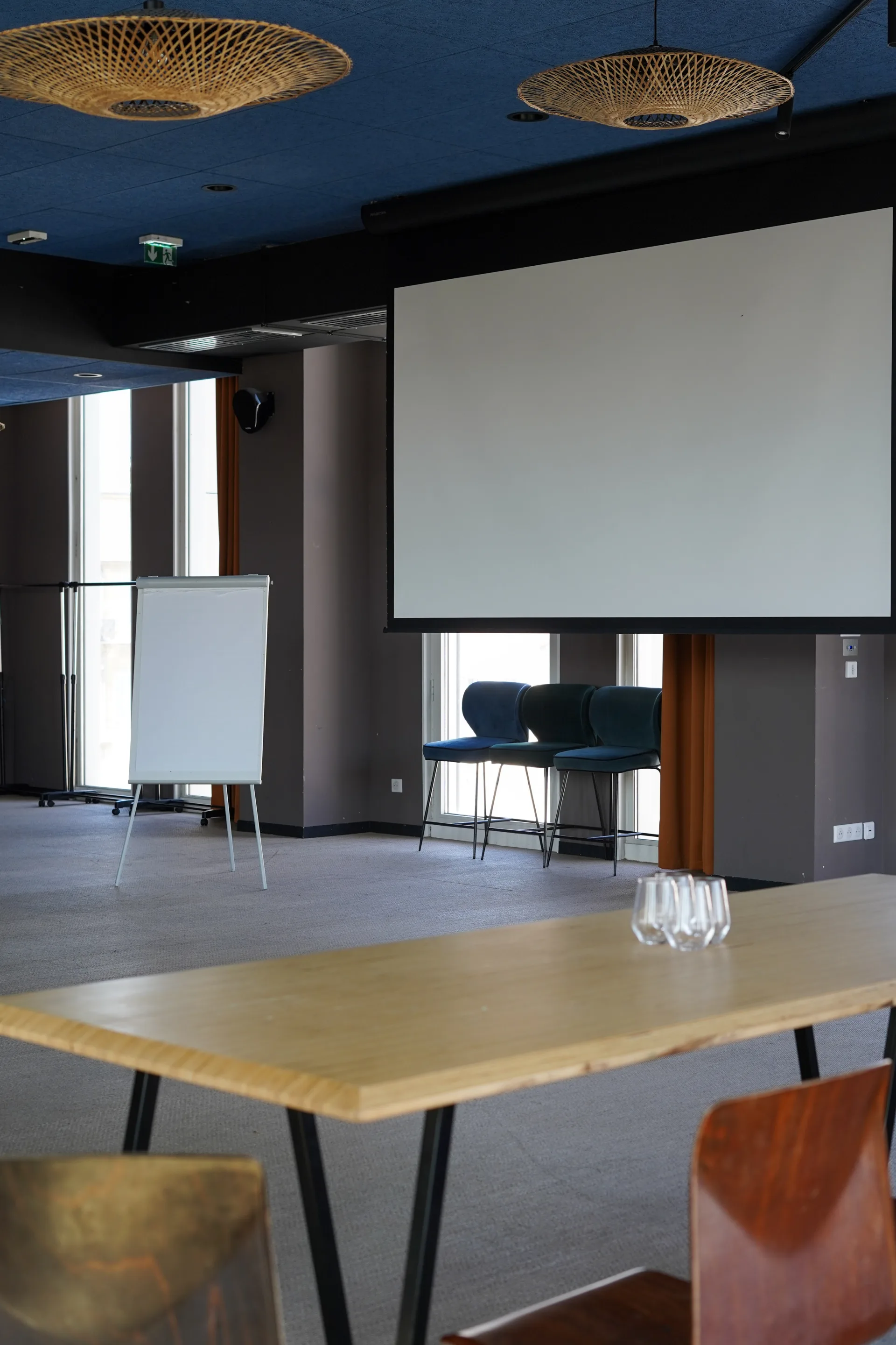 Salle de réception de mariage modulable de 170 m² à Marseille, Salle du 3 sur la Canebière Salle de réception de mariage modulable de 170 m² à Marseille, Salle du 3 sur la Canebière